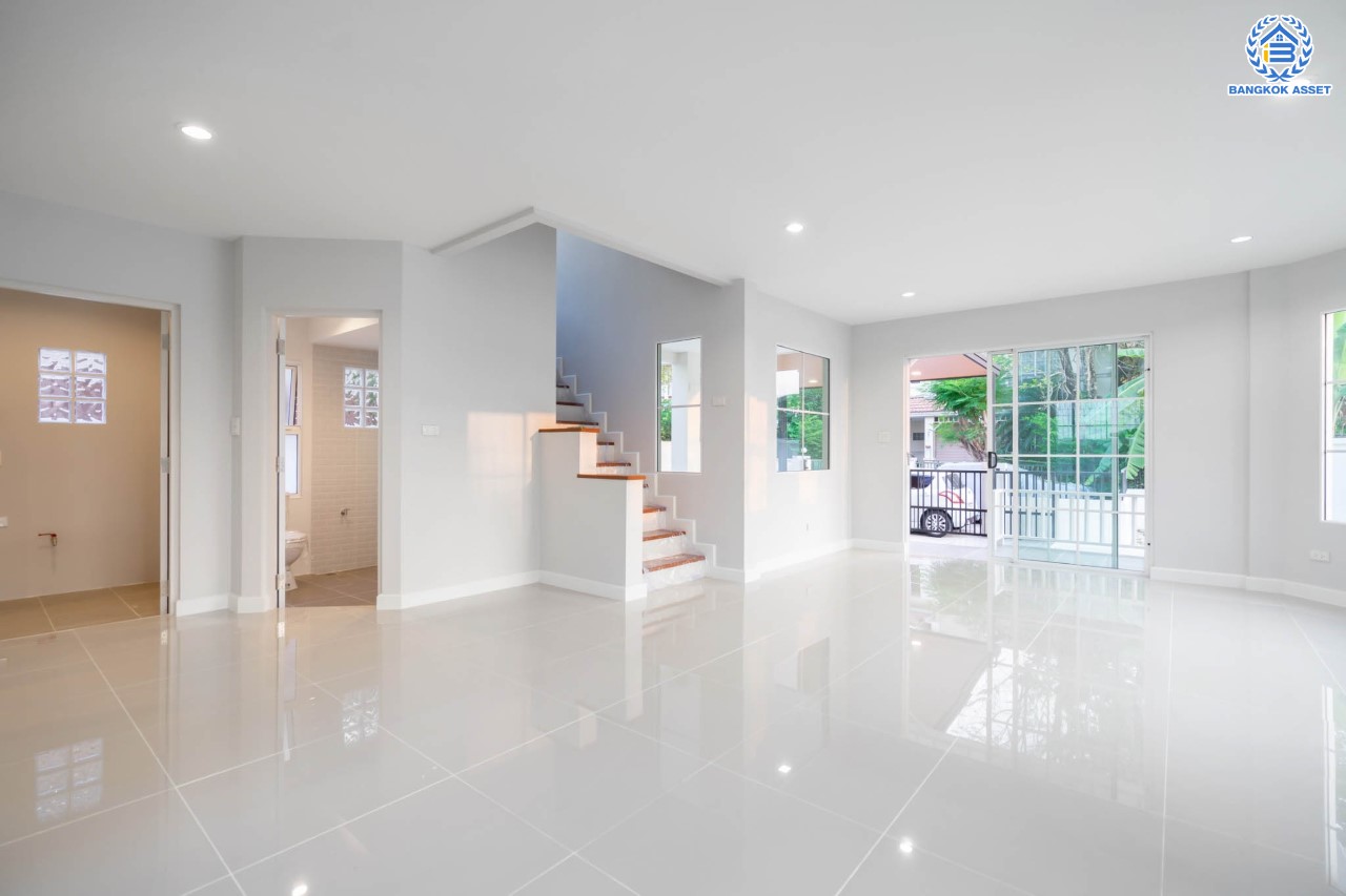 บ้านมือสองตกแต่งใหม่ แบรนด์ LH ม.ชลลดา บางใหญ่-เซ็นทรัลเวสต์เกต หลังมุม เนื้อที่ 58.9 ตร.ว. ฟังก์ชัน 3 ห้องนอน 2 ห้องน้ำ 1 ห้องอเนกประสงค์ 2 ที่จอดรถ Facilities ครบครัน บนทำเลเดินทางสะดวก เชื่อมต่อถ.กาญจนาภิเษก และเพียง 10 นาทีถึงรถไฟฟ้า "สถานีคลองบางไผ่"